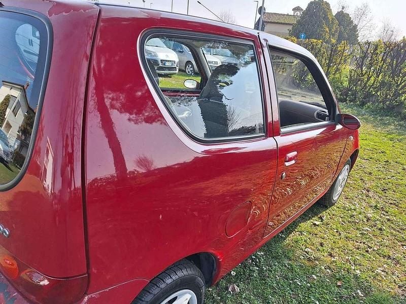 Usata Fiat 600 Active 54 CV (39 kW) 2010 Rosso perlato Utilitaria
