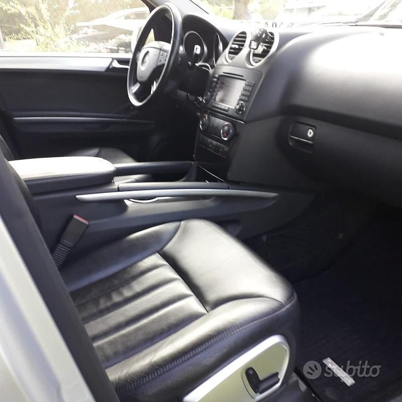 Usata Mercedes ML320 2009 Grigio SUV