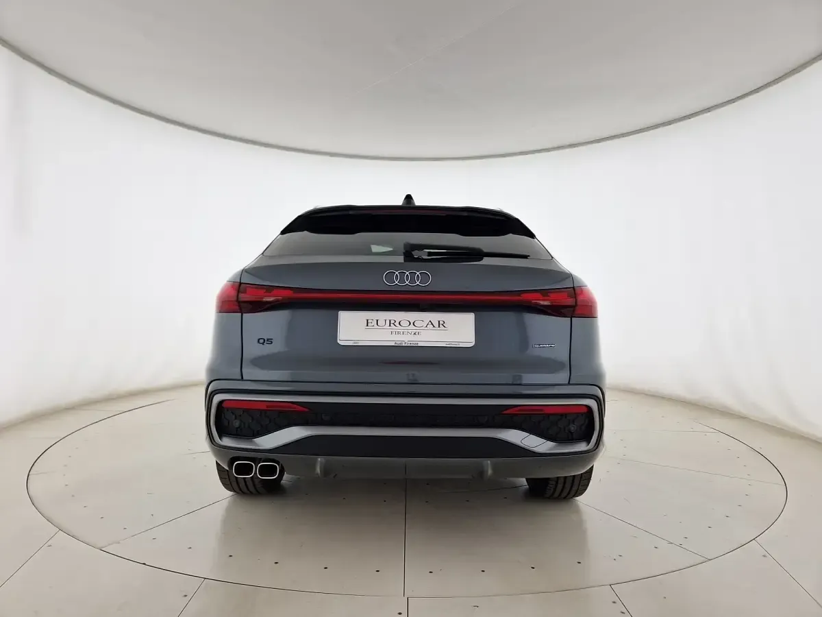 Usata Audi Q5 Sportback S-Line 204 CV (150 kW) 2025 Grigio daytona perlato SUV