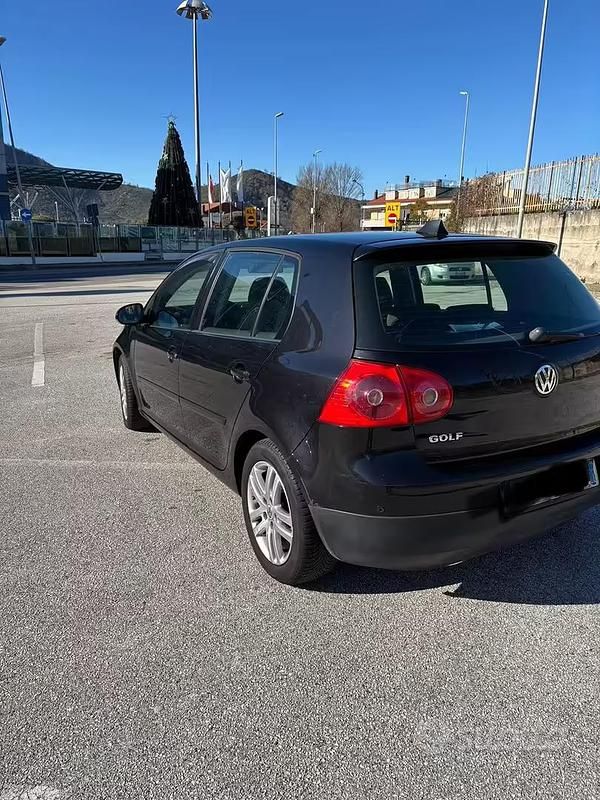 Usata VW Golf V 115 CV (84 kW) 2007 Berlina