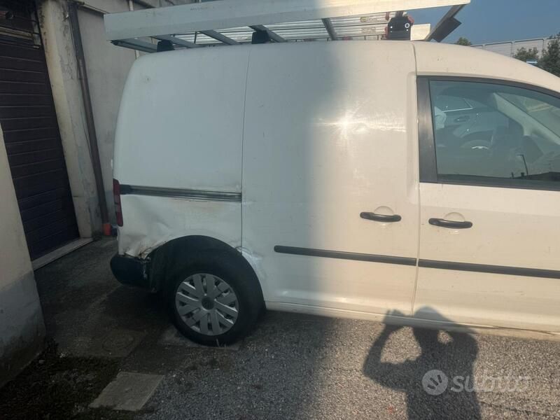 Usata VW Caddy 140 CV (102 kW) 2011 Bianco Monovolume