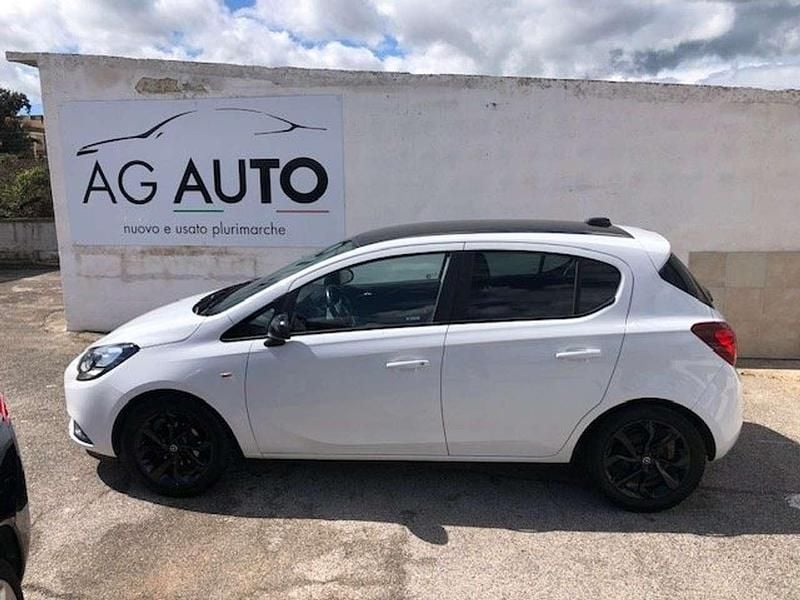 Usata Opel Corsa 69 CV (50 kW) 2017 Bianco Berlina