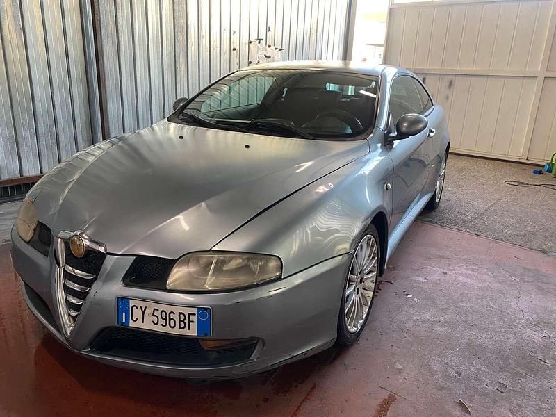 Grigio Usata 2006 Alfa Romeo GT Coupé | 990 € - Immagine 1/4