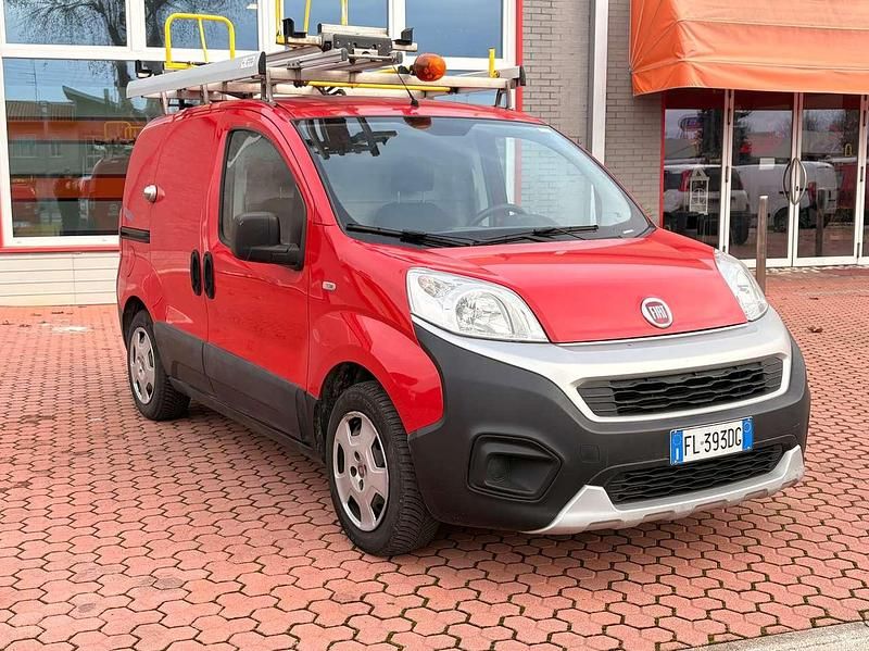 Rosso Usata 2017 Fiat Fiorino Monovolume | 5500 € (Super prezzo) - Immagine 1/4