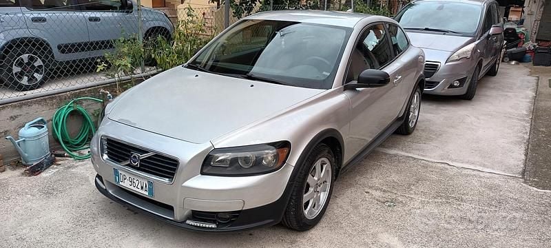 Usata Volvo C30 109 CV (80 kW) 2008 Grigio Utilitaria