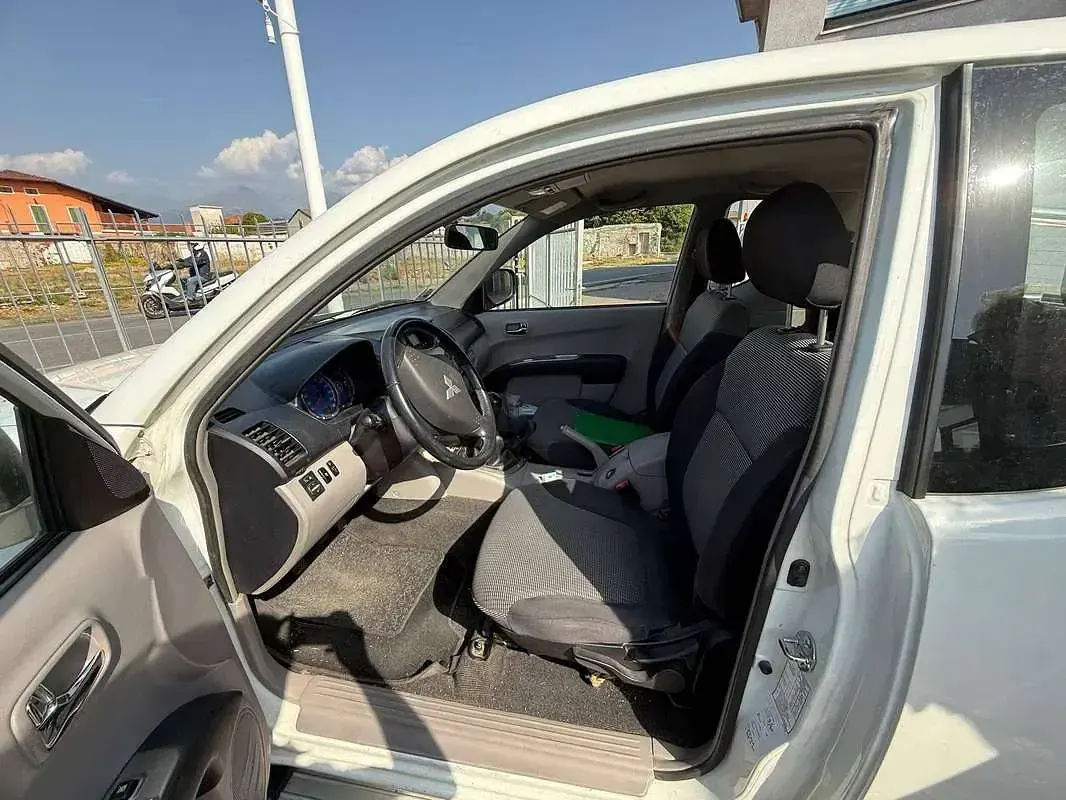 Usata Mitsubishi L200 Intense 136 CV (100 kW) 2007 Bianco Pick-up