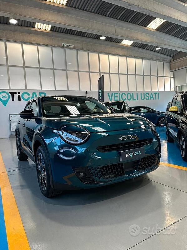 Usata Fiat 600 La Prima 100 CV (73 kW) 2025 Verde Station wagon