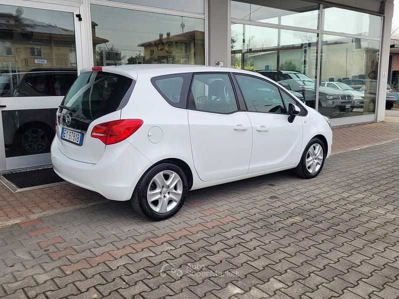 Usata Opel Meriva 101 CV (74 kW) 2015 Bianco Monovolume