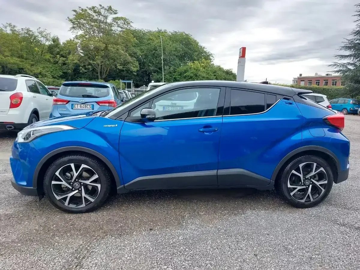 Usata Toyota C-HR Lounge 97 CV (71 kW) 2017 Blu SUV