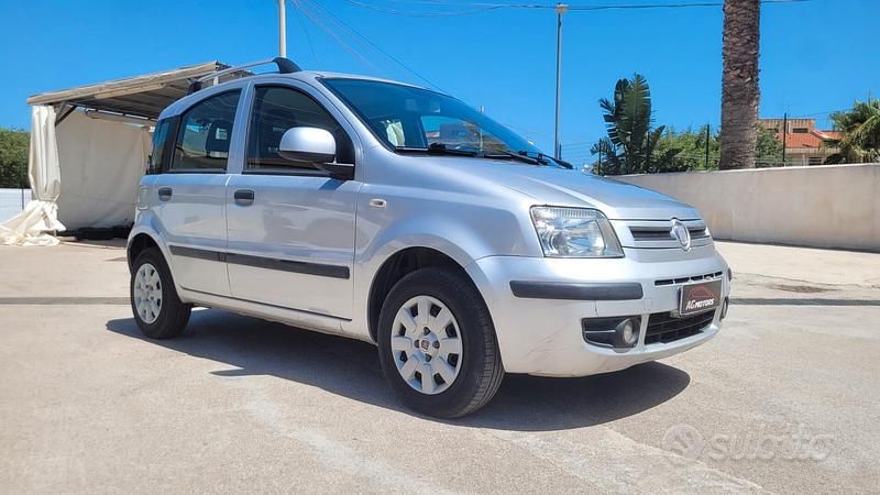 Usata Fiat Panda Lounge 74 CV (54 kW) 2012 Grigio Utilitaria