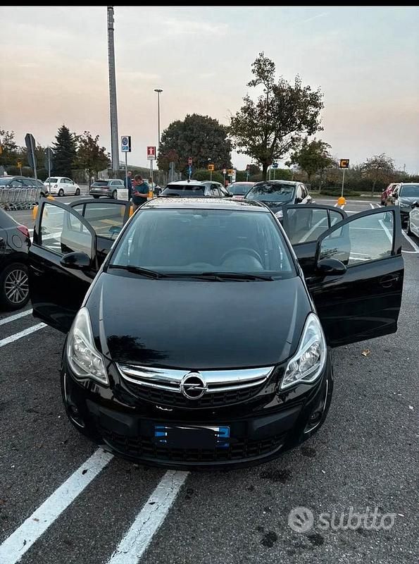 Usata Opel Corsa Eco 85 CV (62 kW) 2013 Nero Berlina
