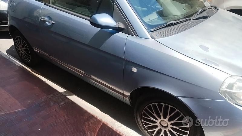 Blu Usata 2008 Lancia Ypsilon Due volumi | 1400 € - Immagine 1/4