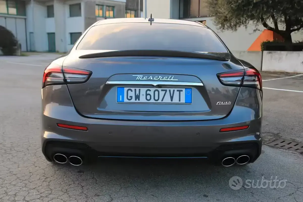 Usata Maserati Ghibli 410 CV (301 kW) 2015 Grigio Berlina