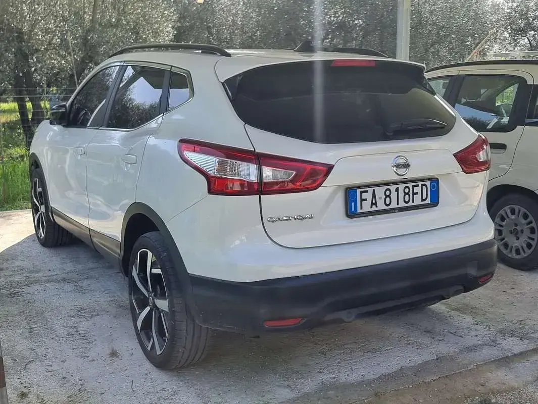 Usata Nissan Qashqai 360º 110 CV (80 kW) 2015 Bianco SUV
