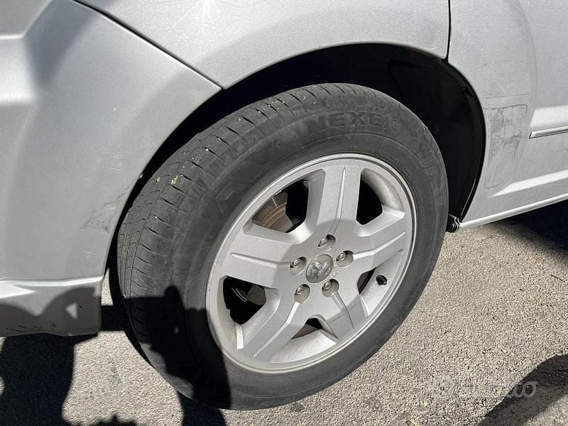 Usata Dodge Caliber 140 CV (102 kW) 2008 Grigio Utilitaria