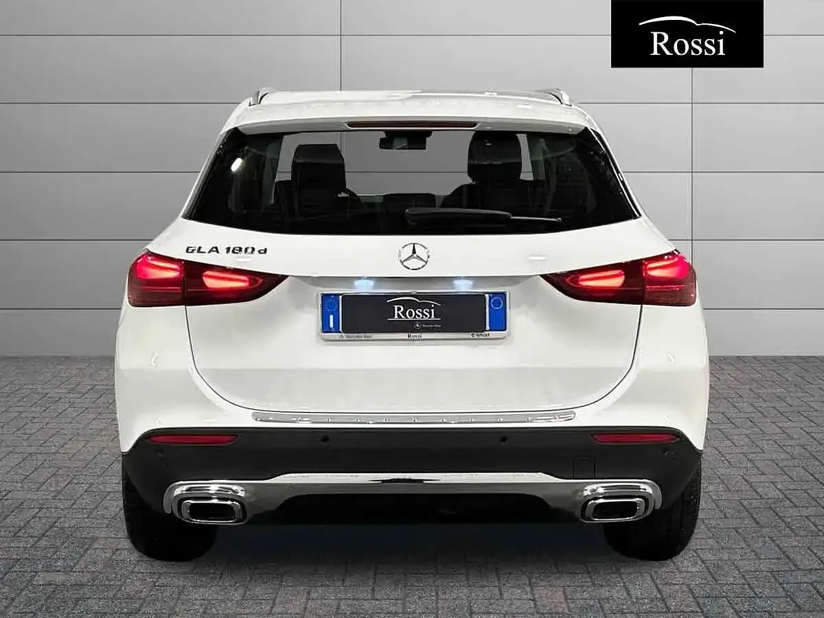 Usata Mercedes GLA180 Advanced 116 CV (85 kW) 2025 Bianco polare SUV