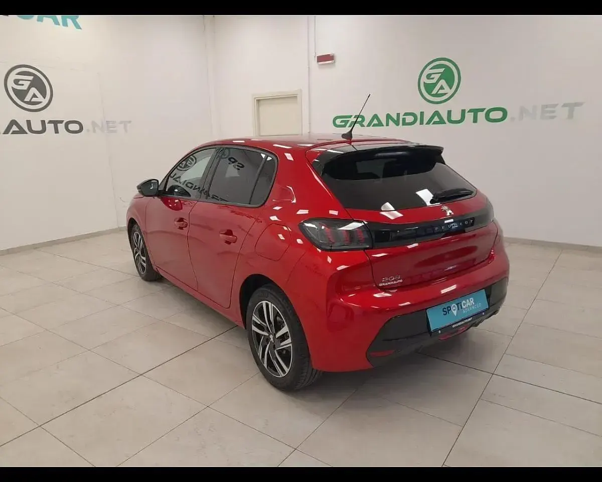 Usata Peugeot 208 Allure 102 CV (75 kW) 2022 Rosso Utilitaria