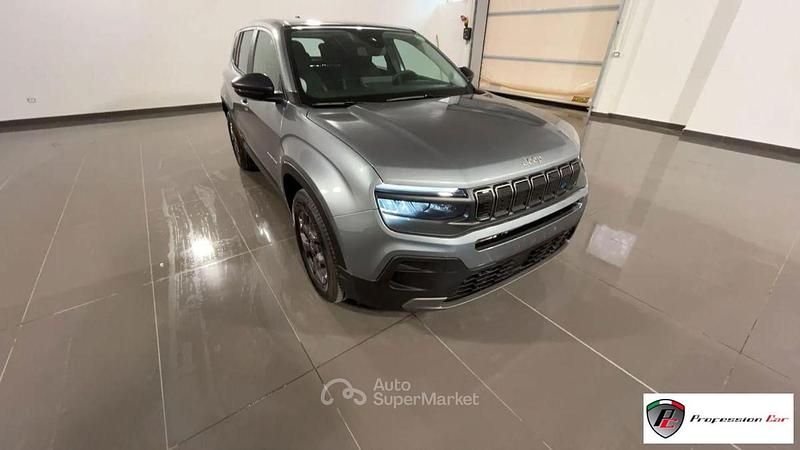 Nuova Jeep Avenger Longitude 61 kW (84 CV) 2026 Gray SUV