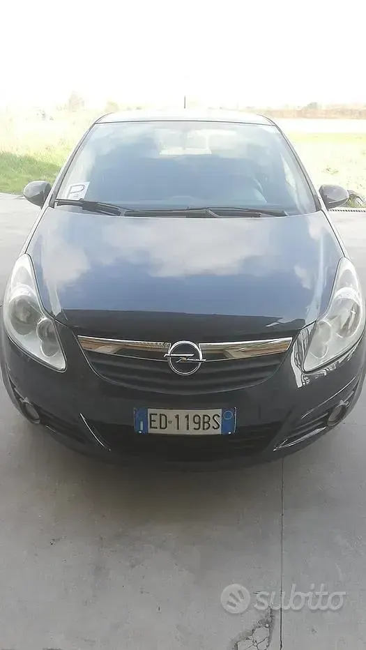 Usata Opel Corsa 85 CV (62 kW) 2010 Bluazzurro Utilitaria
