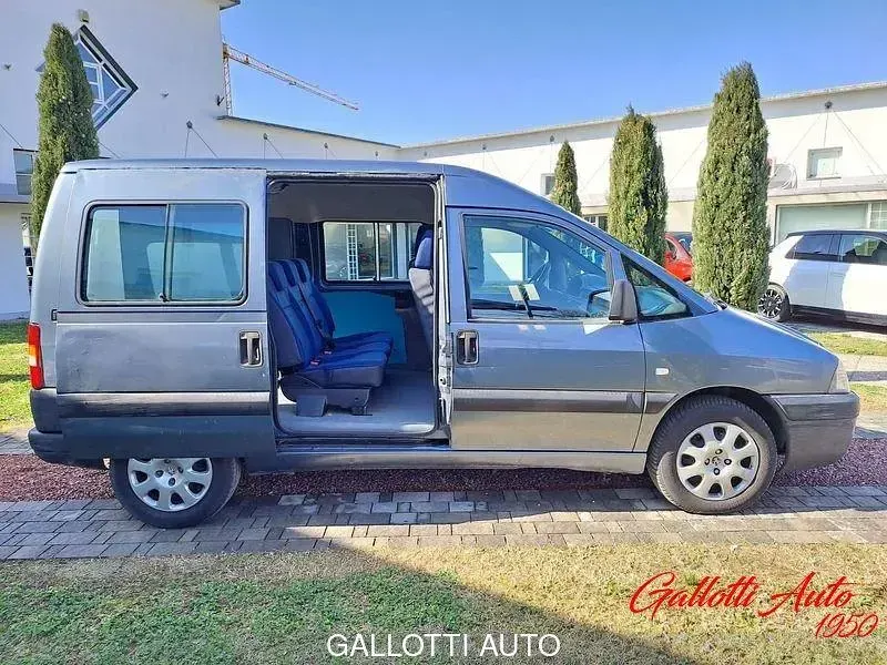 Usata Peugeot Expert 108 CV (79 kW) 2006 Grigio Furgone