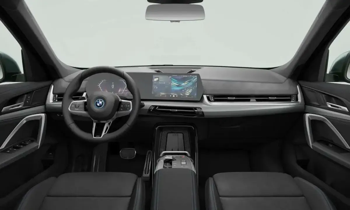 Nuova BMW iX1 M Sport 150 kW (204 CV) 2026 Cape york green metallizzato SUV