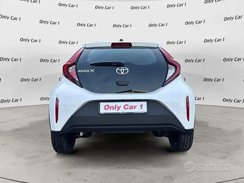 Nuova Toyota Aygo X Active 72 CV (52 kW) 2025 Bianco SUV