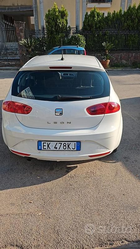 Gebraucht Seat Leon Style 105 PS (77 kW) 2011 Weiß Limousine