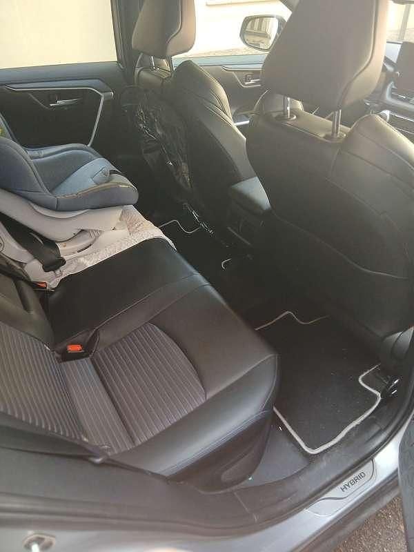 Usata Toyota RAV4 Hybrid Style 222 CV (163 kW) 2024 Argento SUV