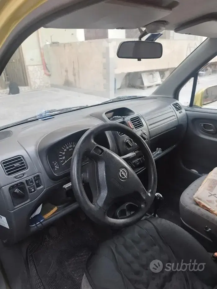Usata Opel Agila 75 CV (55 kW) 2000 Giallo Monovolume