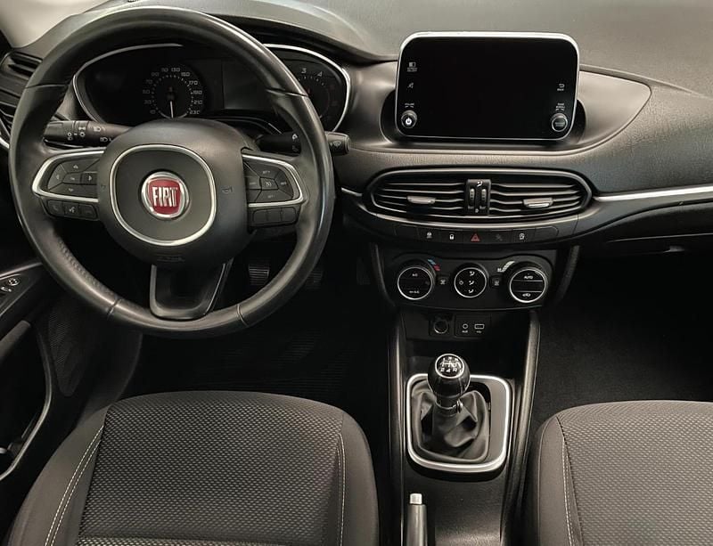 Usata Fiat Tipo Lounge 95 CV (69 kW) 2018 Gray Berlina