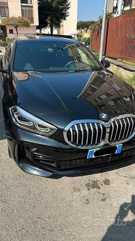Usata BMW 118 150 CV (110 kW) 2021 Nero Utilitaria