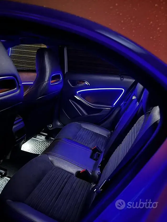 Usata Mercedes 180 AMG 109 CV (80 kW) 2019 Grigio Berlina