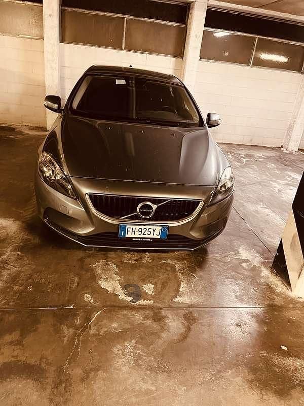 Usata 2017 Volvo V40 Station wagon | 8500 € (Super prezzo) - Immagine 1/4