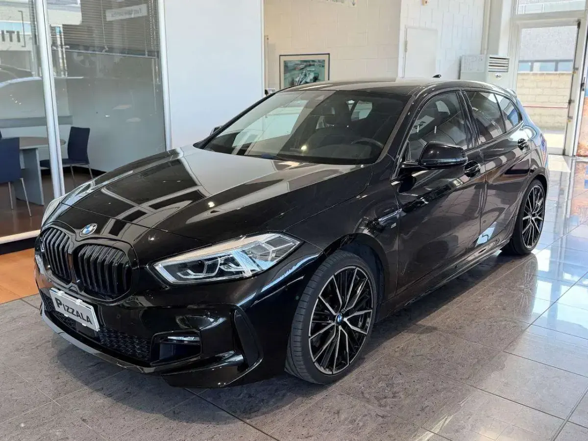 Usata BMW 120 M Sport 190 CV (139 kW) 2021 Nero Utilitaria