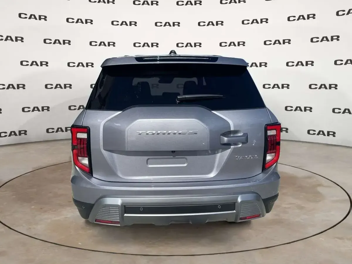 Nuova KGM Torres 163 CV (119 kW) 2025 Grigio SUV