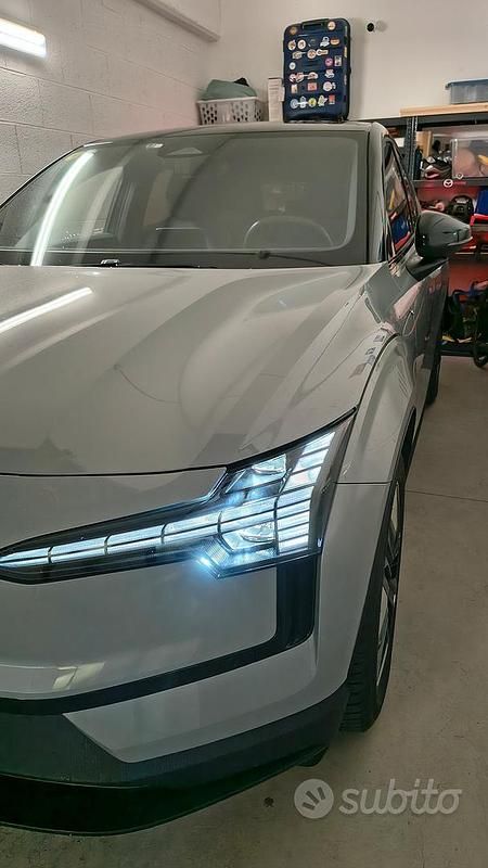 Usata Volvo EX30 Plus 200 kW (272 CV) 2024 Grigio SUV