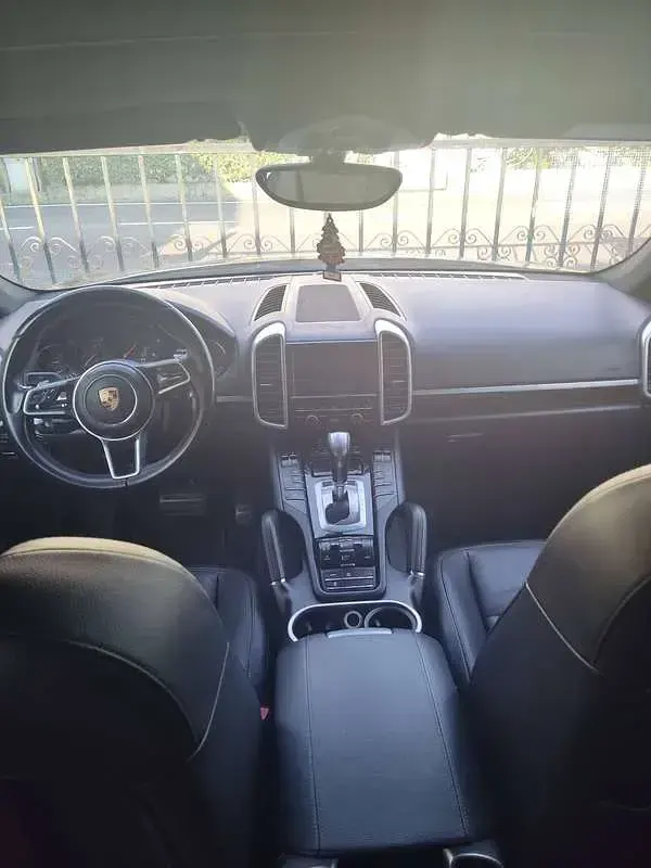 Usata Porsche Cayenne Platinum Edition 250 CV (183 kW) 2016 Nero SUV