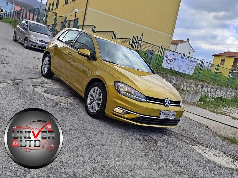 Usata VW Golf VII Business 116 CV (85 kW) 2018 Oro Berlina