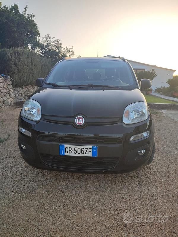 Usata Fiat Panda Lounge 69 CV (50 kW) 2016 Nero Utilitaria