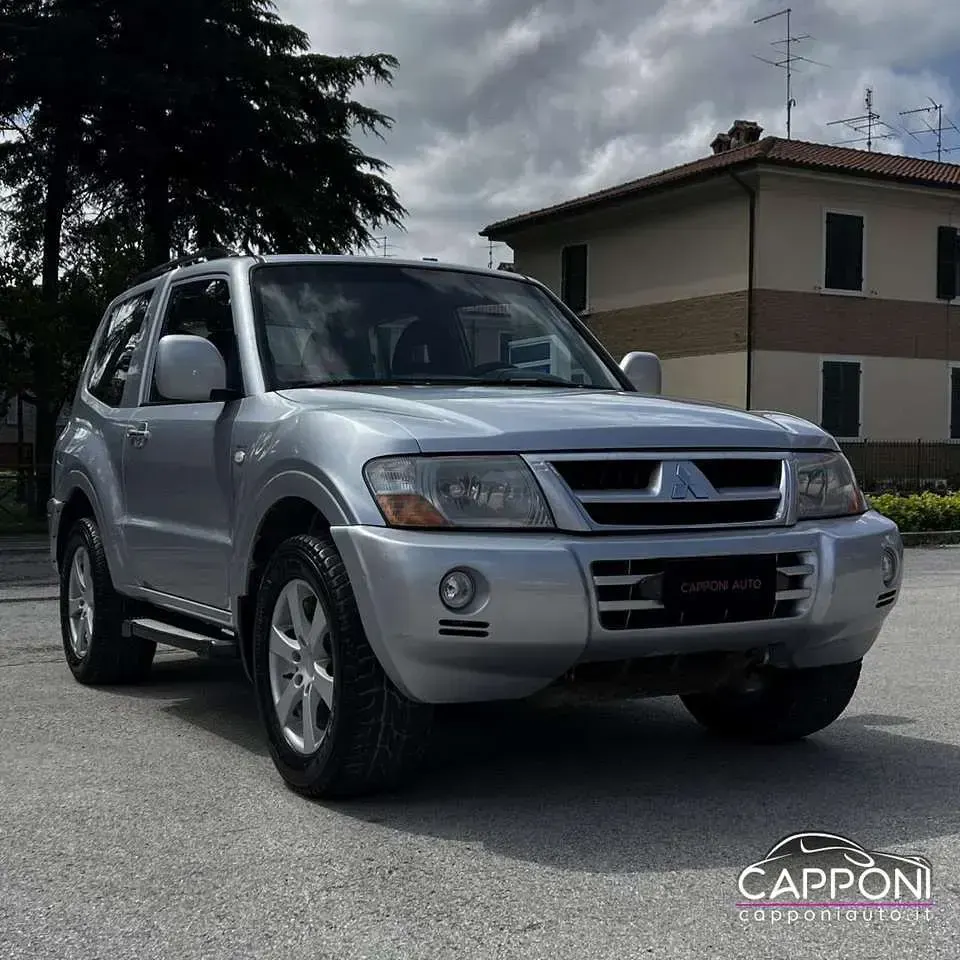 Usata Mitsubishi Pajero 116 CV (85 kW) 2006 Grigio SUV