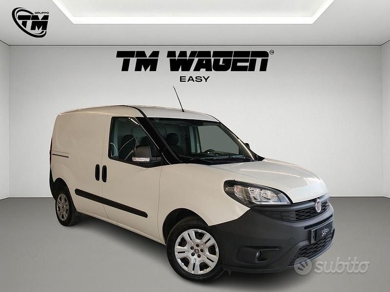 Usata Fiat Doblò Trekking 105 CV (77 kW) 2022 Bianco Monovolume