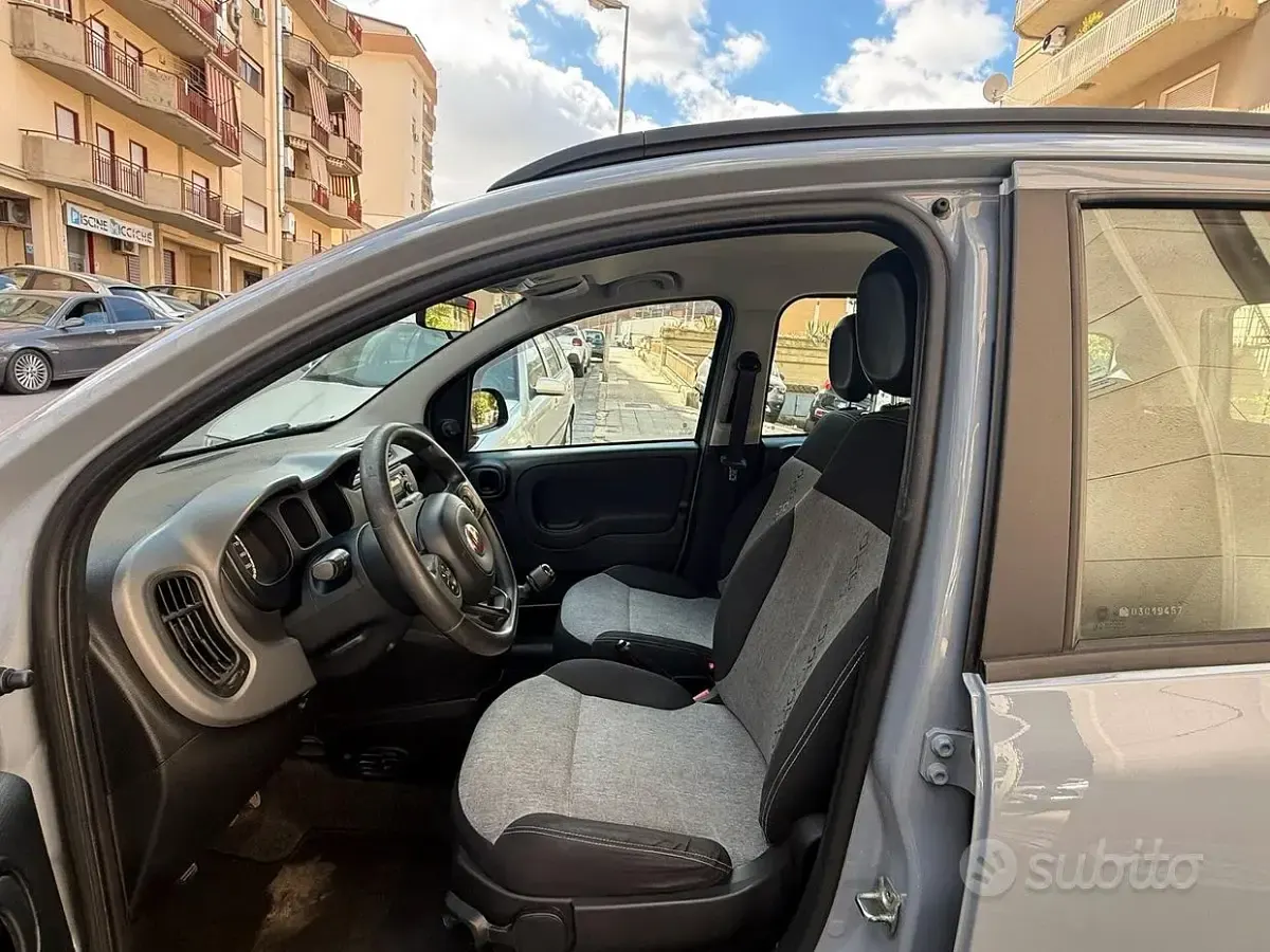 Usata Fiat Panda Lounge 69 CV (50 kW) 2019 Grigio Utilitaria
