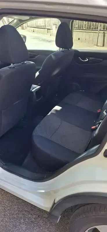 Usata Nissan Qashqai N-Connecta 110 CV (80 kW) 2016 Bianco SUV