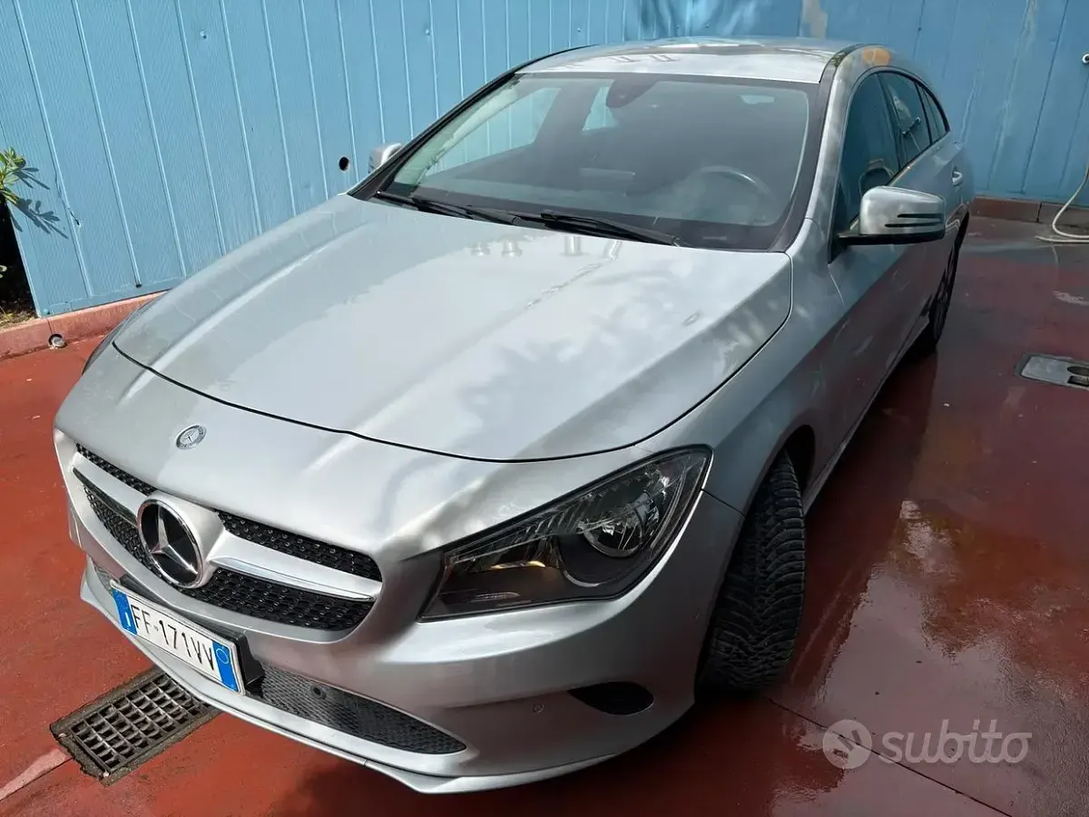 Usata Mercedes CLA180 Business 109 CV (80 kW) 2016 Grigio Berlina