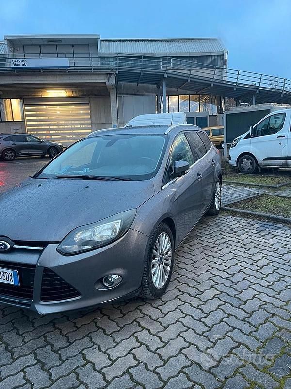 Usata Ford Focus Titanium 116 CV (85 kW) 2011 Grigio Station wagon