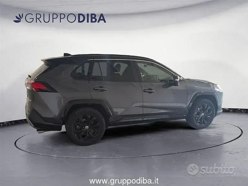 Usata Toyota RAV4 Hybrid Style 178 CV (130 kW) 2022 Grigio SUV