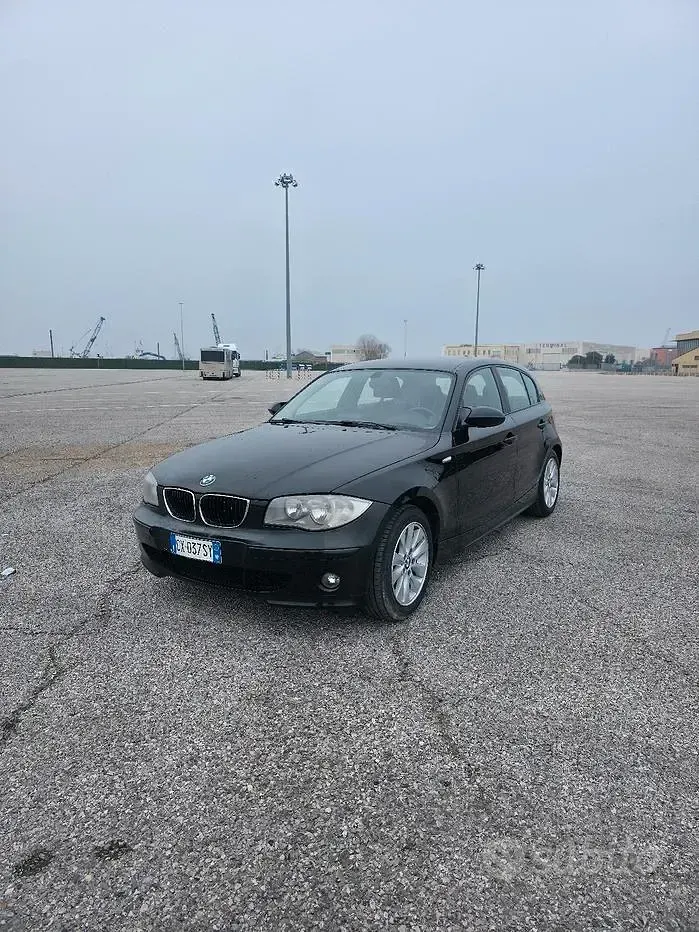 Usata BMW 120 163 CV (119 kW) 2005 Nero Utilitaria