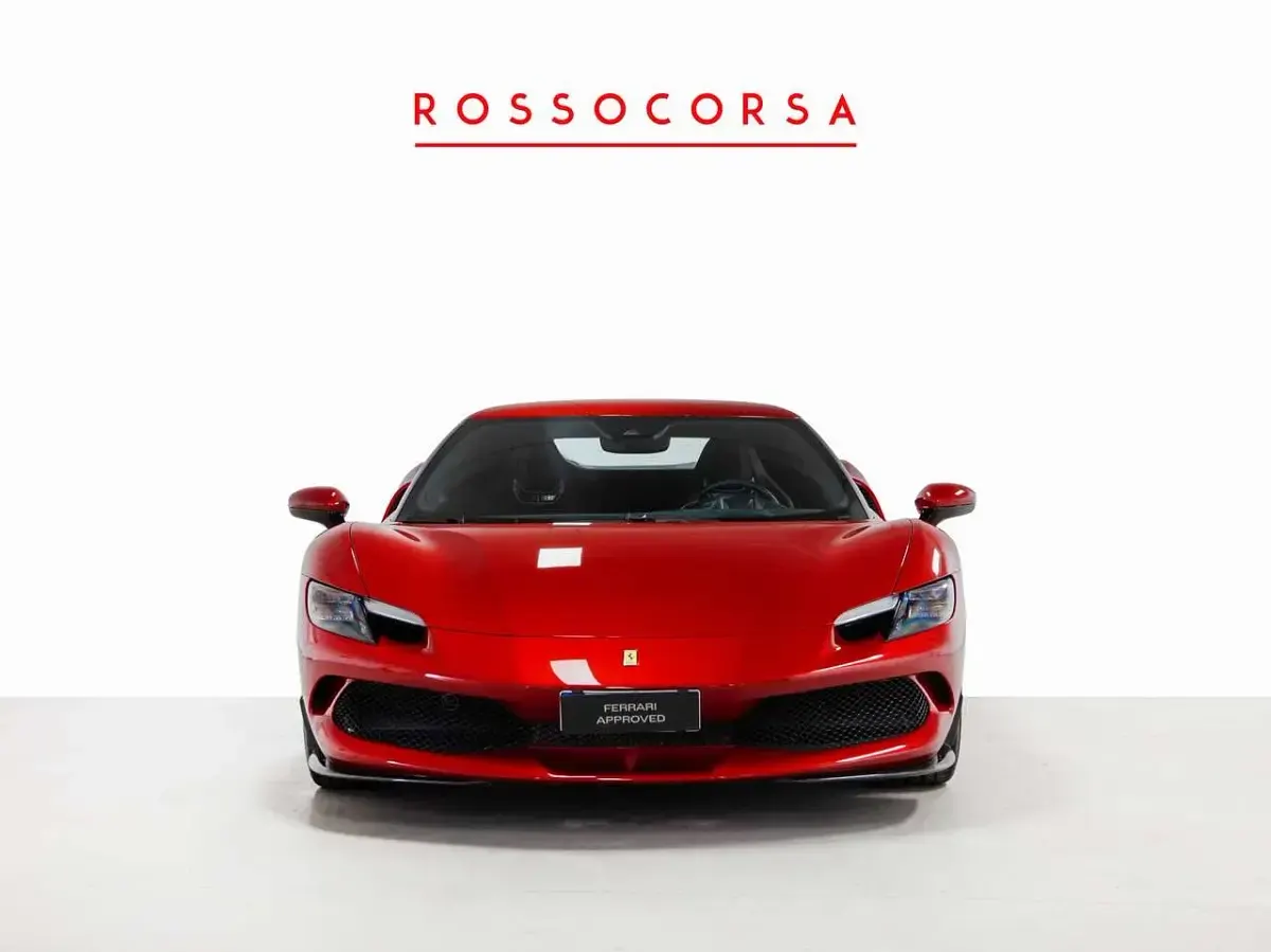 Usata Ferrari 296 829 CV (609 kW) 2023 Rosso Coupé