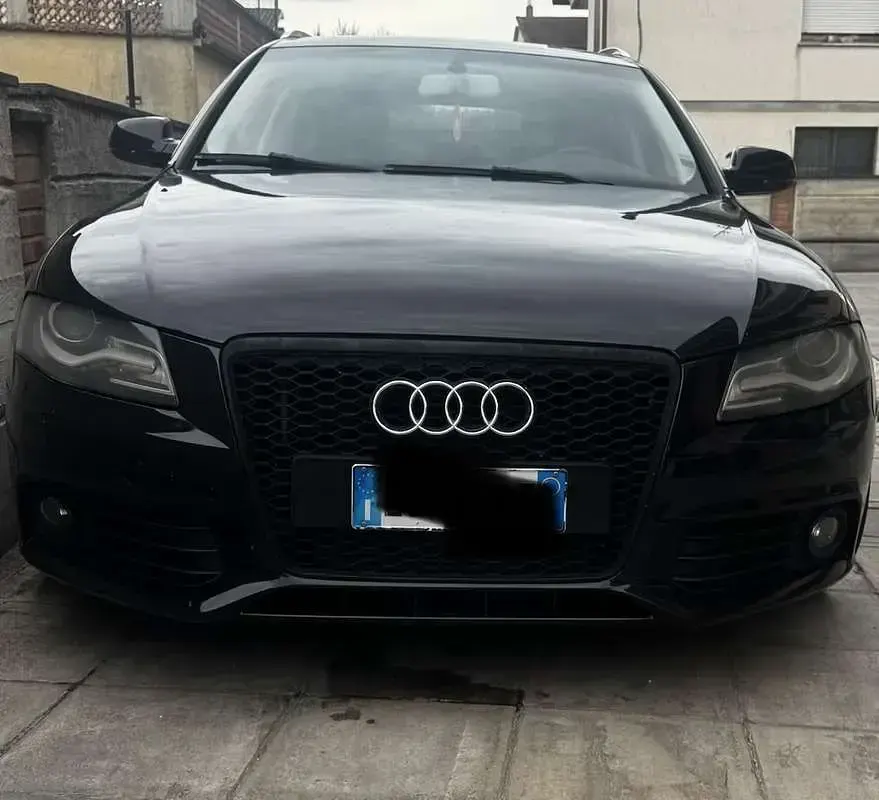 Usata Audi A4 143 CV (105 kW) 2011 Nero Station wagon