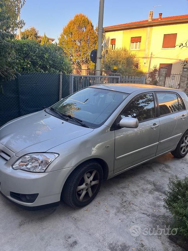 Usata Toyota Corolla 97 CV (71 kW) 2005 Berlina